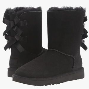 Never worn UGG Bailey Bow II